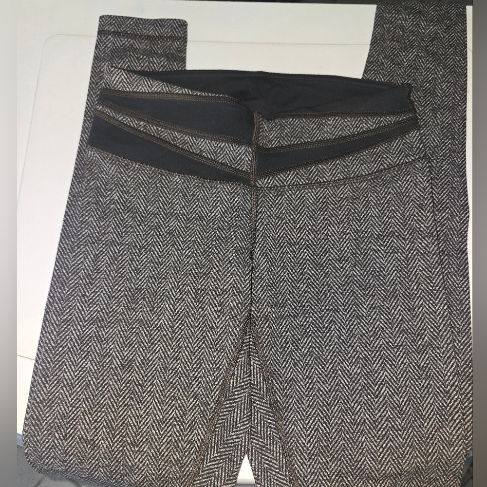 Lululemon Wunder Under Leggings Size 4